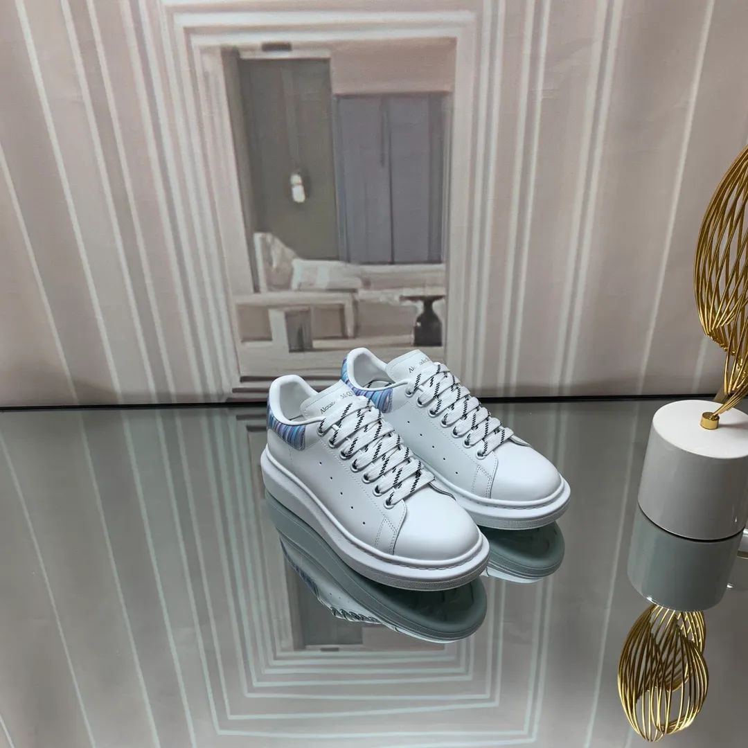 👟👟Ex-factory price 560👟👟 Professional McQueen factory. Top version. Couple style Alexander McQUEEN high version has been upgraded to the highest quality again✅ 💪McQueen Spring, Summer, Autumn and Winter top version Purchasing level✅ Recruiting national online and offline agents to join🤝 🏆Fabric: Original materials imported from Italy. Texture, water-resistant and non-discoloring 🏆Inner lining: ️A-grade Italian imported lining resistant to dirt, sweat-absorbent, breathable and comfortable 🏆Foot pads: top-grade imported Italian super-soft cowhide leather 🏆Outsole: PU+counter 1:1 🏆Shoe box: original white box. Plus white flip cover for double-layer protection. Cloth bag. Handbag. Certificate of 1:1 mold opening, 4-piece set. Delivered with a pair of shoelaces. 🖕🏿🖕🏿🖕🏿 You can choose any pair of shoelaces in any color of our factory 🏆Code number: women's 34-41. men's 38-46 🏆Special remarks (women's code 34.40.41, men's code 38.45.46 is customized, no returns or exchanges) Win-win cooperation 🤝